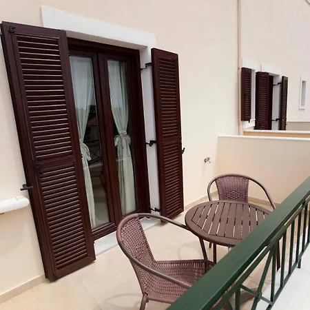 ホテル Berdoussis エラフォニソス