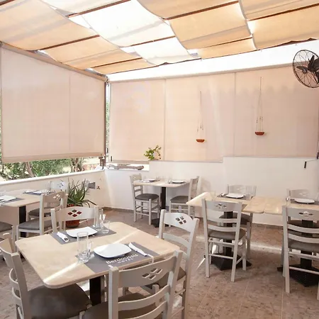 ホテル Berdoussis 2*