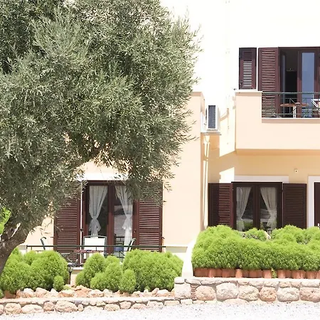 Berdoussis ホテル 2*